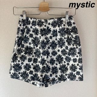 ミスティック(mystic)の花柄ショートパンツ　mystic(ショートパンツ)