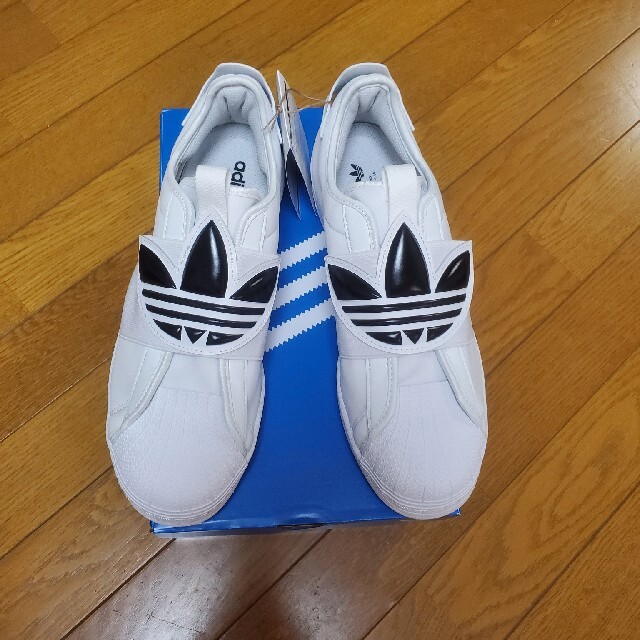 adidasシューズ　スリッポン