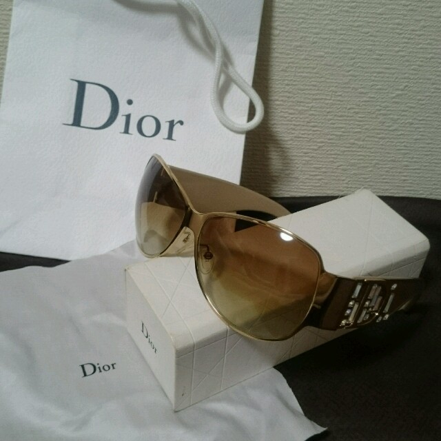 Christian Dior(クリスチャンディオール)のChristian Dior♡ﾃﾞｨｵｰﾙ♡ｻﾝｸﾞﾗｽ♡ﾗｲﾝｽﾄｰﾝ レディースのファッション小物(サングラス/メガネ)の商品写真