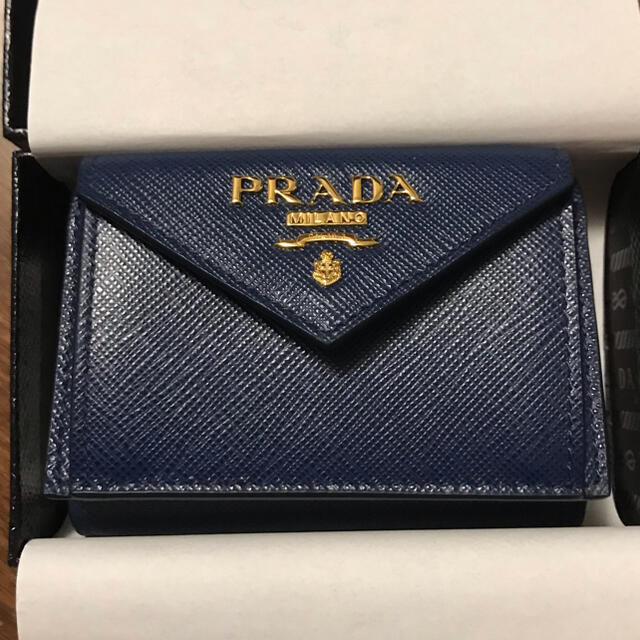 新品未使用　PRADA プラダ 小銭入れ付き3つ折り財布　メタルロゴ