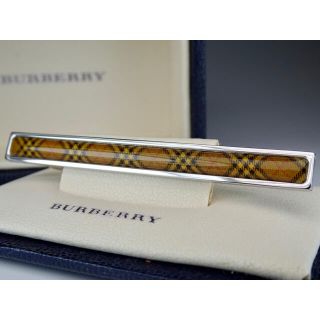 バーバリー(BURBERRY)のBURBERRY ネクタイピン　タイピン　バーバリー　タータンチェック　箱付き(ネクタイピン)