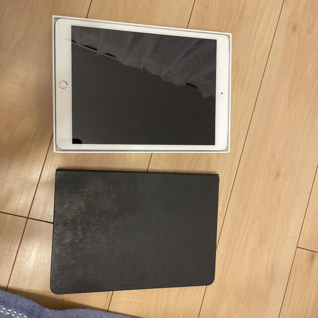 iPad (第8世代) 32GB Wi-Fi+Cellular 2