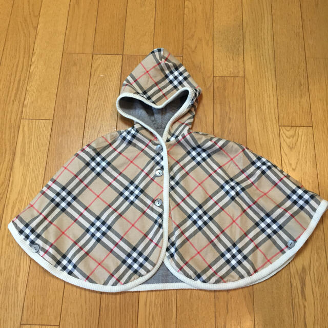 BURBERRY(バーバリー)のバーバリー リバーシブルポンチョ キッズ/ベビー/マタニティのベビー服(~85cm)(カーディガン/ボレロ)の商品写真