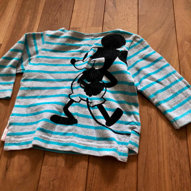 Disney(ディズニー)のミッキーマウス ボーダー ロンＴ 長袖トップス グレー×ブルー 80 男の子 キッズ/ベビー/マタニティのベビー服(~85cm)(Ｔシャツ)の商品写真