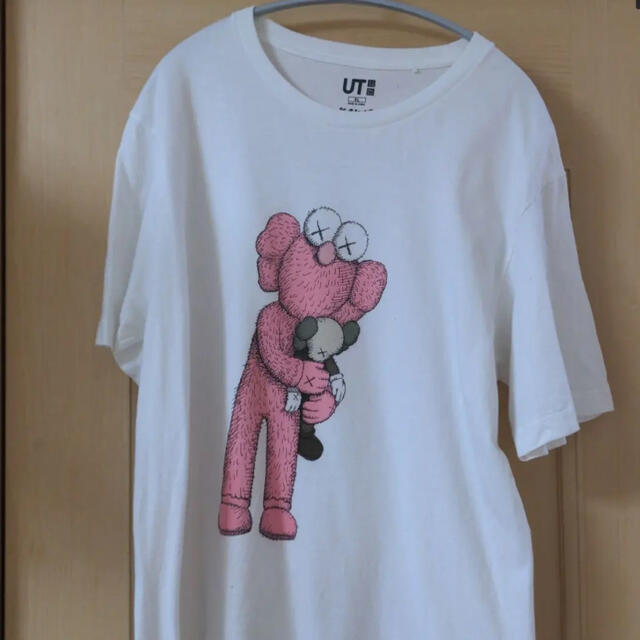UNIQLO(ユニクロ)のKAWS ユニクロ　tシャツ メンズのトップス(Tシャツ/カットソー(半袖/袖なし))の商品写真