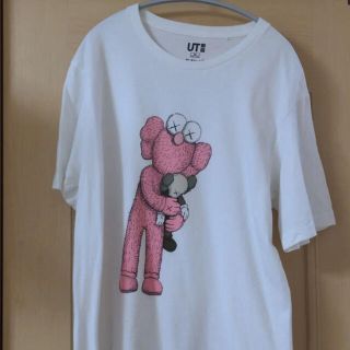 ユニクロ(UNIQLO)のKAWS ユニクロ　tシャツ(Tシャツ/カットソー(半袖/袖なし))