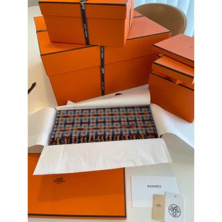 エルメス(Hermes)の専用のお品です。　2021秋冬新作　マフラー　カシミヤ《Hエコセ》新品未使用(マフラー)