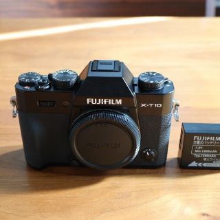 フジフイルム(富士フイルム)のFUJIFILM X-T10 ブラック＋フジノン XC35mm F2(ミラーレス一眼)