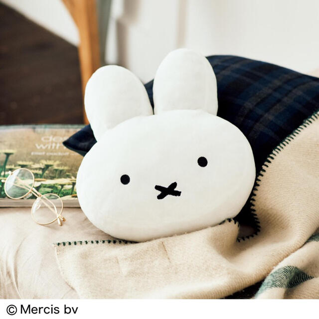 宝島社(タカラジマシャ)の【リンネル 2021年4月付録】miffy ふわふわやわらかミッフィークッション インテリア/住まい/日用品のインテリア小物(クッション)の商品写真