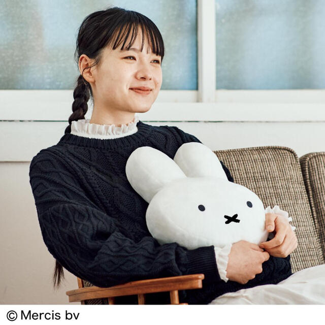 宝島社(タカラジマシャ)の【リンネル 2021年4月付録】miffy ふわふわやわらかミッフィークッション インテリア/住まい/日用品のインテリア小物(クッション)の商品写真