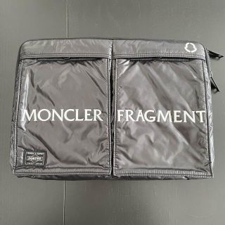 モンクレール(MONCLER)のモンクレール×フラグメント×ポーター クラッチ/ポーチ/バッグ/黒 ブラック(セカンドバッグ/クラッチバッグ)