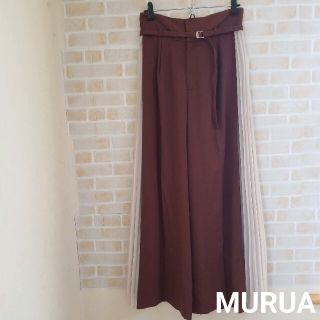 ムルーア(MURUA)の【本日削除/最終値下】MURUA サイドプリーツワイドパンツ(カジュアルパンツ)