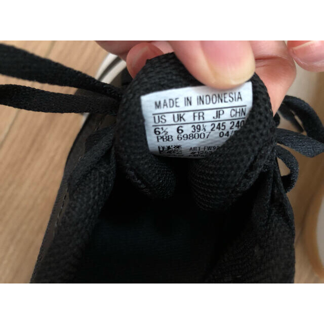 adidas(アディダス)の【きむさんぼ様専用】アディダス　フットサルシューズ　24.5cm 　レディース　 スポーツ/アウトドアのサッカー/フットサル(シューズ)の商品写真