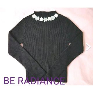 ビーラディエンス(BE RADIANCE)の★新品★BE RADIANCE｜ビーラディエンス　フラワービジュー付きニット(ニット/セーター)