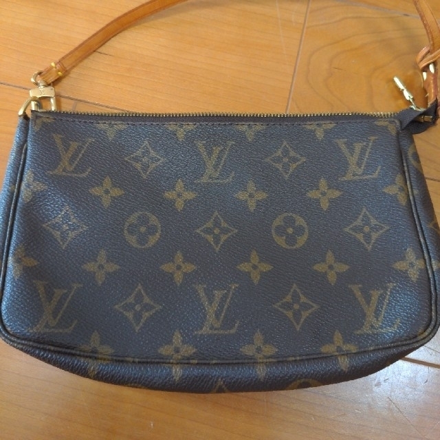 LOUIS VUITTON(ルイヴィトン)のルイ・ヴィトン　　ポシェット　アクセソワール レディースのファッション小物(ポーチ)の商品写真