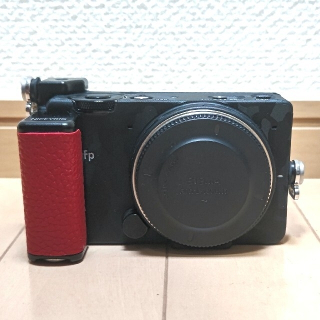 SIGMA(シグマ)のSIGMA fp ボディ+おまけ スマホ/家電/カメラのカメラ(ミラーレス一眼)の商品写真