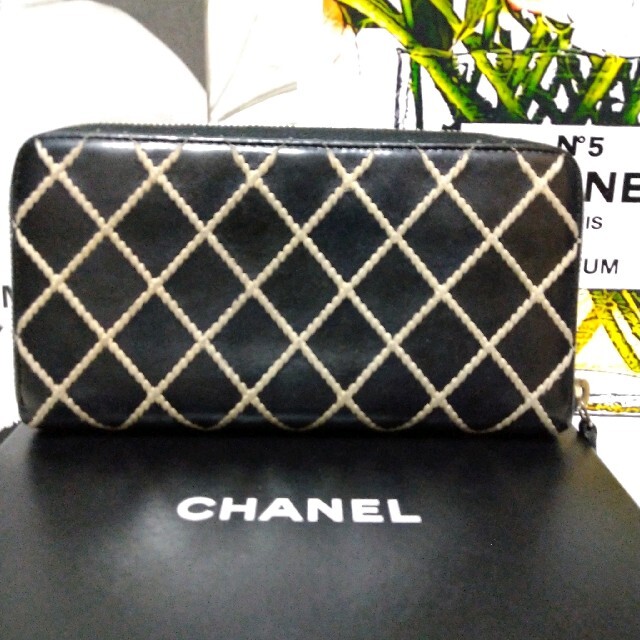 CHANEL(シャネル)のCHANEL　シャネル　長財布　ワイルドステッチ　ラウンドファスナー　黒 レディースのファッション小物(財布)の商品写真