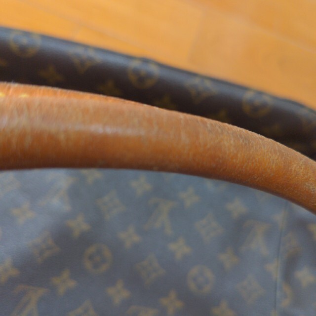 LOUIS VUITTON(ルイヴィトン)のルイ・ヴィトン　ショルダーバッグ　 ルーピングGM レディースのバッグ(ショルダーバッグ)の商品写真