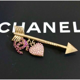 シャネル 金 ブローチ/コサージュの通販 56点 | CHANELのレディースを ...
