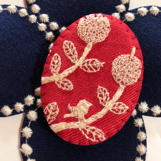 211【ブローチ】ringo ミナペルホネンファブリック使用 ハンドメイド