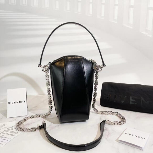 型押し美品 激レア ジバンシー GIVENCHY ショルダーバッグAntigona