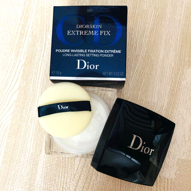 Dior(ディオール)のディオール　フェイスパウダー　ファンデーション コスメ/美容のベースメイク/化粧品(フェイスパウダー)の商品写真