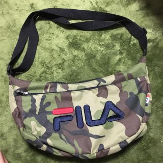 フィラ(FILA)のFILA 迷彩柄ショルダーバッグ  (ショルダーバッグ)