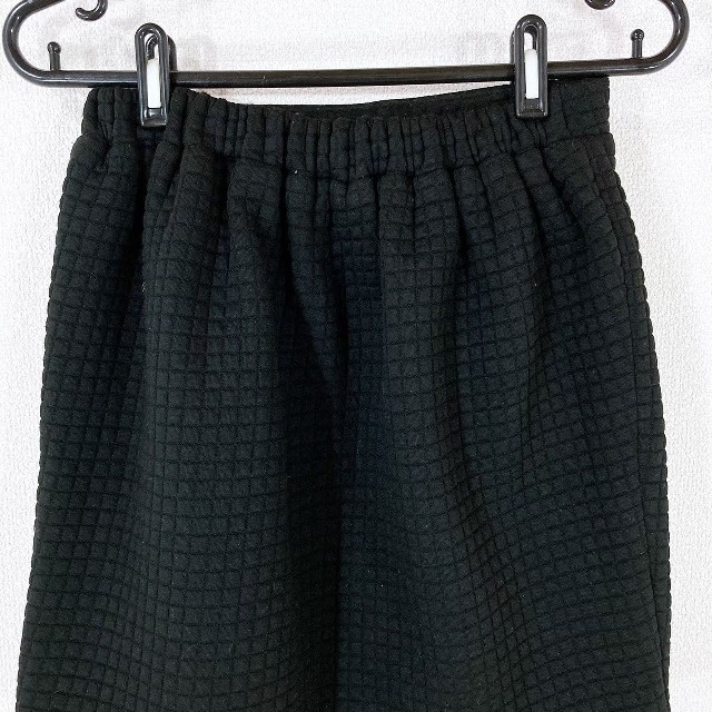 Delyle NOIR(デイライルノアール)のミニスカート Delyle NOIR (デイライルノア) キルティング風 レディースのスカート(ミニスカート)の商品写真
