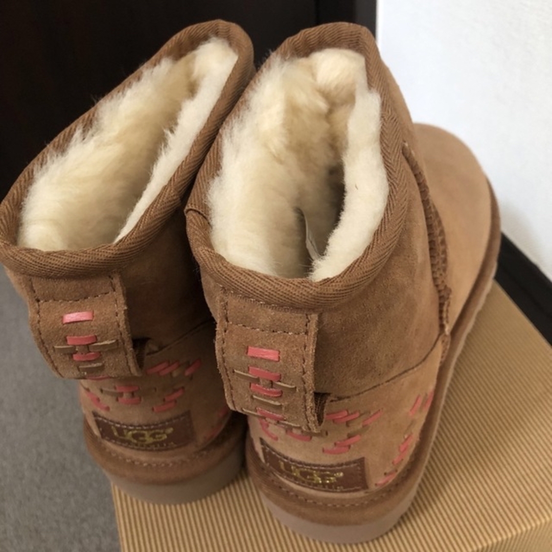 UGG(アグ)のUGG CLASSIC MINI RUSTICWEAVE 完売 シープ ムートン レディースの靴/シューズ(ブーツ)の商品写真