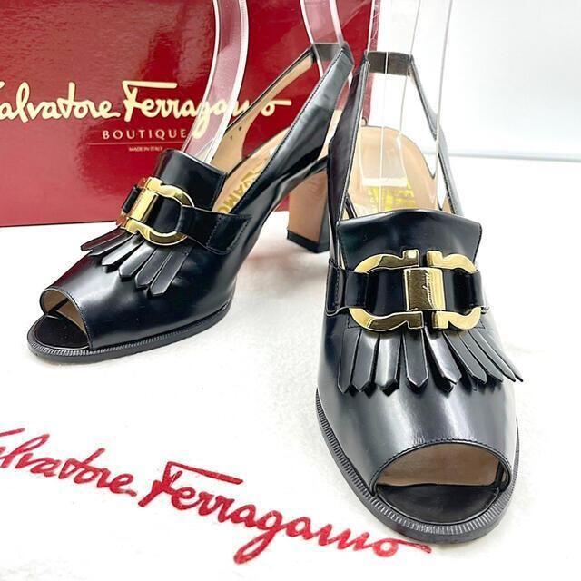 Salvatore Ferragamo バックストラップパンプス