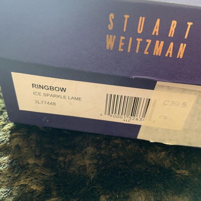 Stuart Weitzman(スチュワートワイツマン)のStuart Weitzman訳あり　スチュワートワイツマン　シルバーパンプス レディースの靴/シューズ(ハイヒール/パンプス)の商品写真