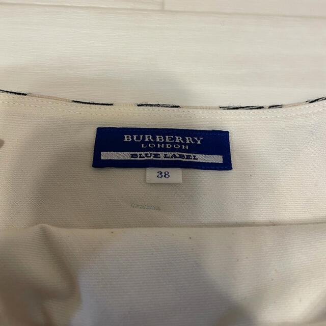 BURBERRY BLUE LABEL(バーバリーブルーレーベル)のBURBERRY バーバリー ノバチェック フレアスカート ウール100％ レディースのスカート(ひざ丈スカート)の商品写真