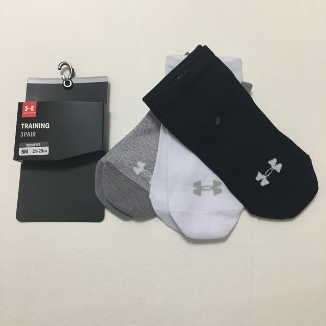 UNDER ARMOUR(アンダーアーマー)のUNDER ARMOUR レディース　ソック3足セット　21〜23cm レディースのレッグウェア(ソックス)の商品写真