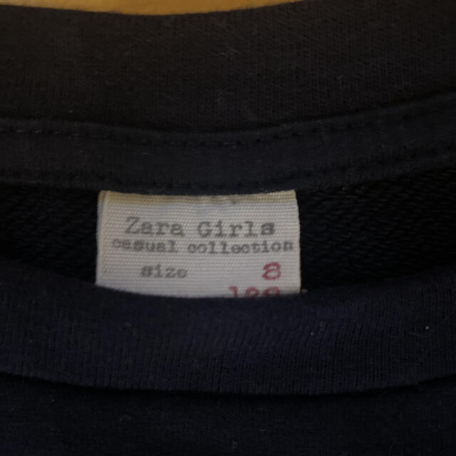 ZARA KIDS(ザラキッズ)のZARA kids 128 8歳　トレーナー　肩出しリボン　ネイビースウェット キッズ/ベビー/マタニティのキッズ服女の子用(90cm~)(Tシャツ/カットソー)の商品写真