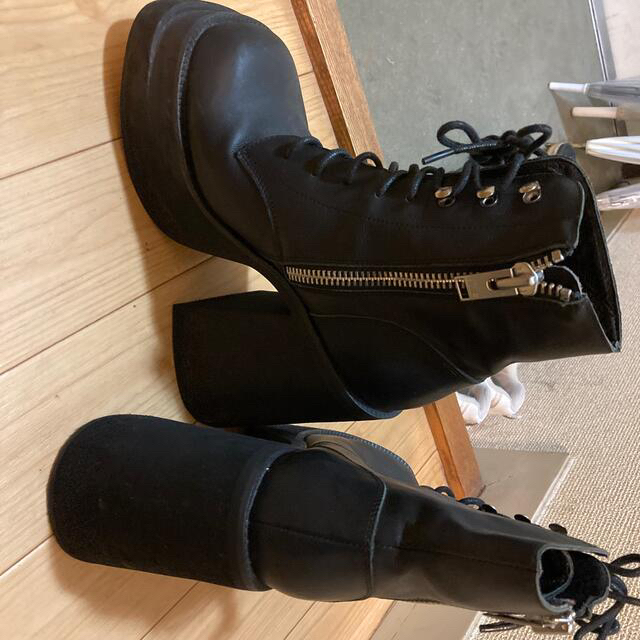 UNIF(ユニフ)の UNIF BRAT BOOT レディースの靴/シューズ(ブーツ)の商品写真