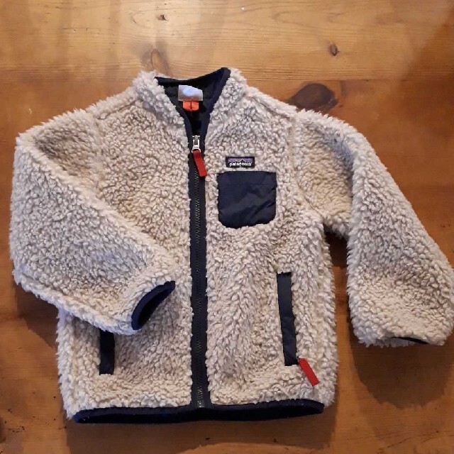 patagonia(パタゴニア)のpatagoniaレトロXジャケット　4T キッズ/ベビー/マタニティのキッズ服男の子用(90cm~)(ジャケット/上着)の商品写真