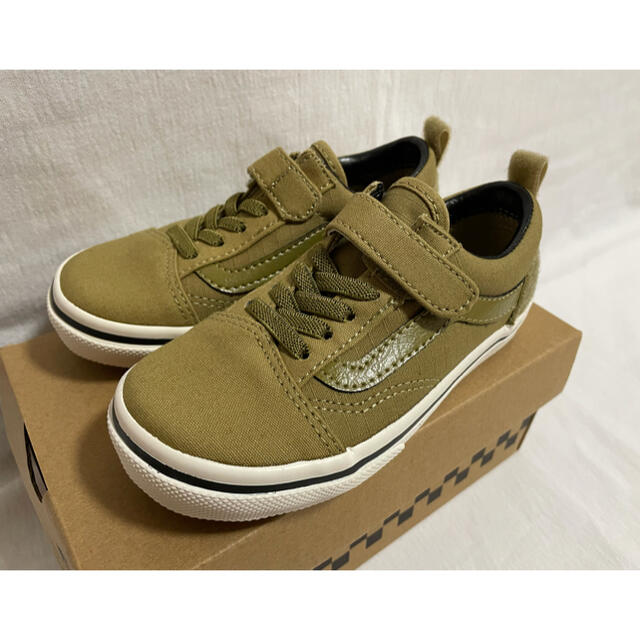 VANS(ヴァンズ)の新品VANSオールドスクールキッズoldskoolスリッポンslipon20 キッズ/ベビー/マタニティのキッズ靴/シューズ(15cm~)(スニーカー)の商品写真