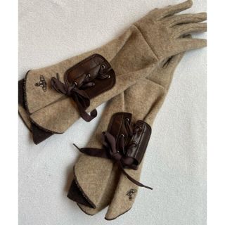 Vivienne Westwood(手袋 ・ ベージュ系)のフリマアイテム一覧 Vivienne Westwood(手袋 ・ ベージュ系)のフリマアイテム一覧