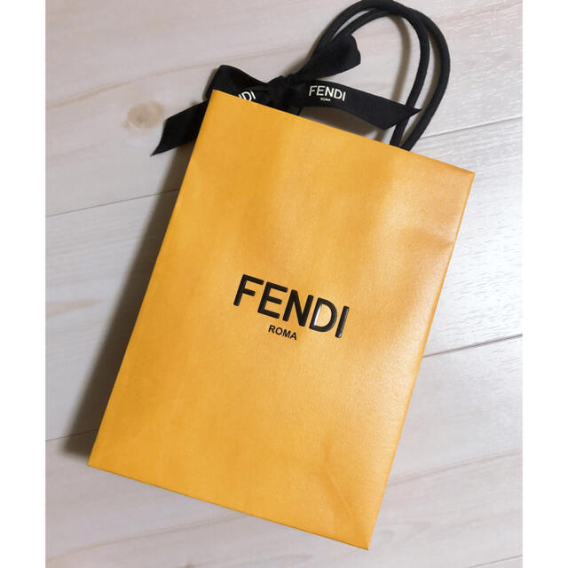 FENDI(フェンディ)のFENDI  ショップ袋　リボン付き レディースのバッグ(ショルダーバッグ)の商品写真