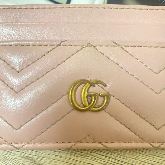 Gucci(グッチ)のGUCCI グッチ　GGマーモント　パスケース レディースのファッション小物(名刺入れ/定期入れ)の商品写真