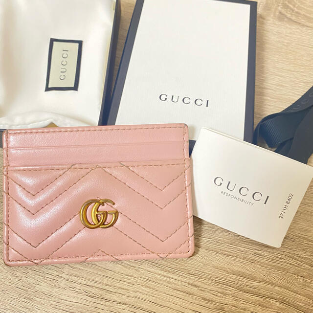 Gucci(グッチ)のGUCCI グッチ　GGマーモント　パスケース レディースのファッション小物(名刺入れ/定期入れ)の商品写真