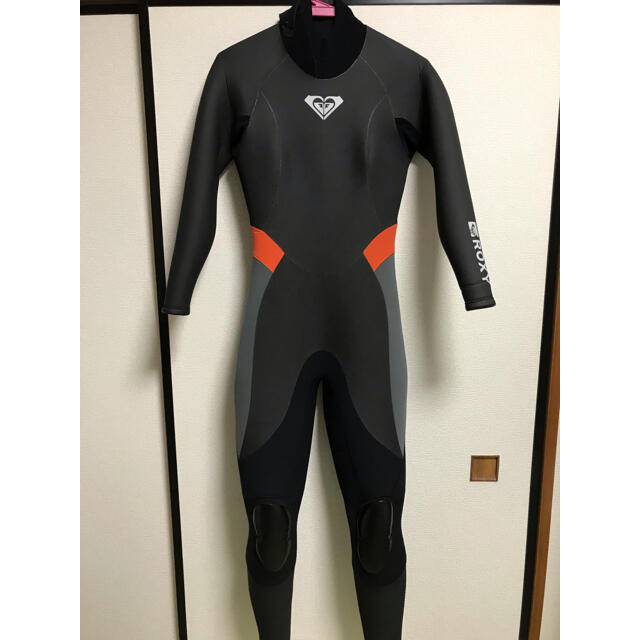 roxyレディース用　裏起毛セミドライフルスーツ　新品未使用　送料込み