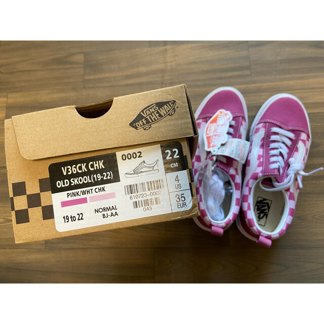 VANS(ヴァンズ)の新品箱付きキッズvansスニーカー22cm キッズ/ベビー/マタニティのキッズ靴/シューズ(15cm~)(スニーカー)の商品写真