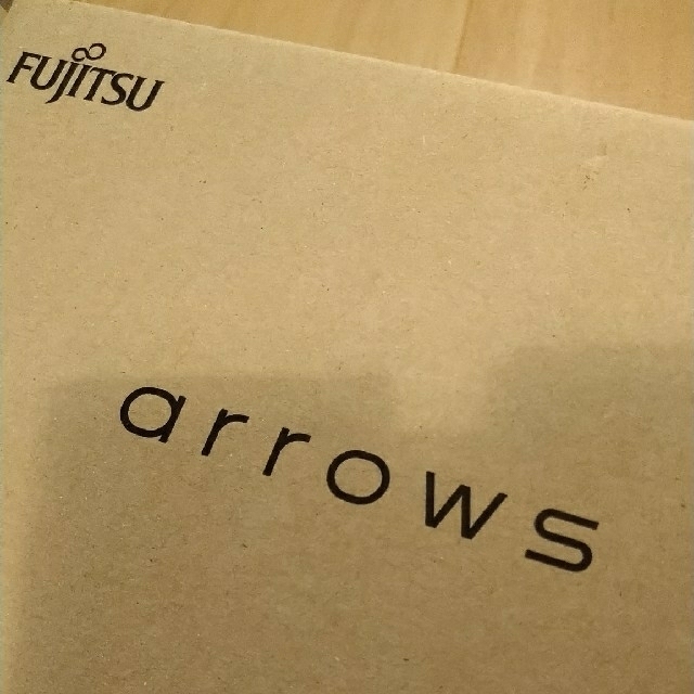 富士通(フジツウ)のfujitsu　arrows スマホ/家電/カメラのスマートフォン/携帯電話(スマートフォン本体)の商品写真