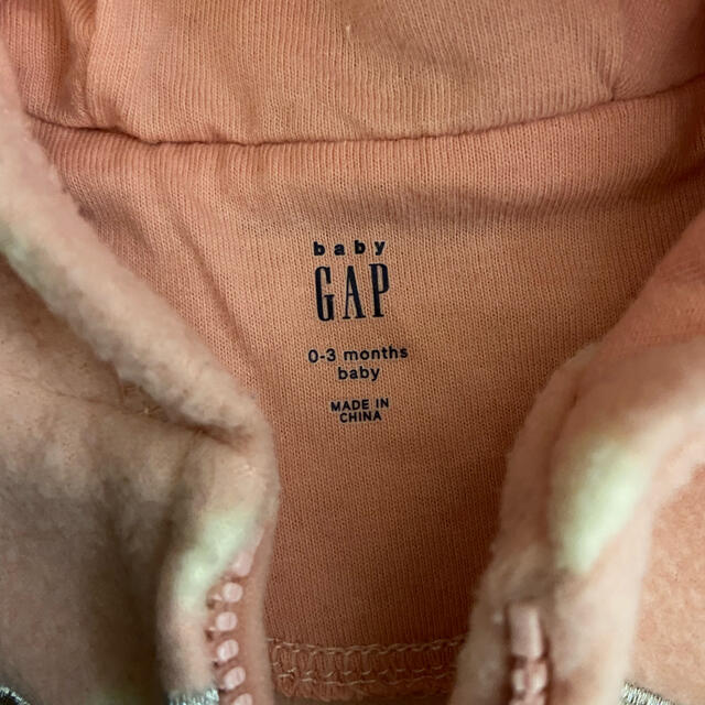 babyGAP(ベビーギャップ)の【3点まとめ売り　GAP H&M ピンク】女の子　ベビー　パンツ　パーカー キッズ/ベビー/マタニティのベビー服(~85cm)(ジャケット/コート)の商品写真