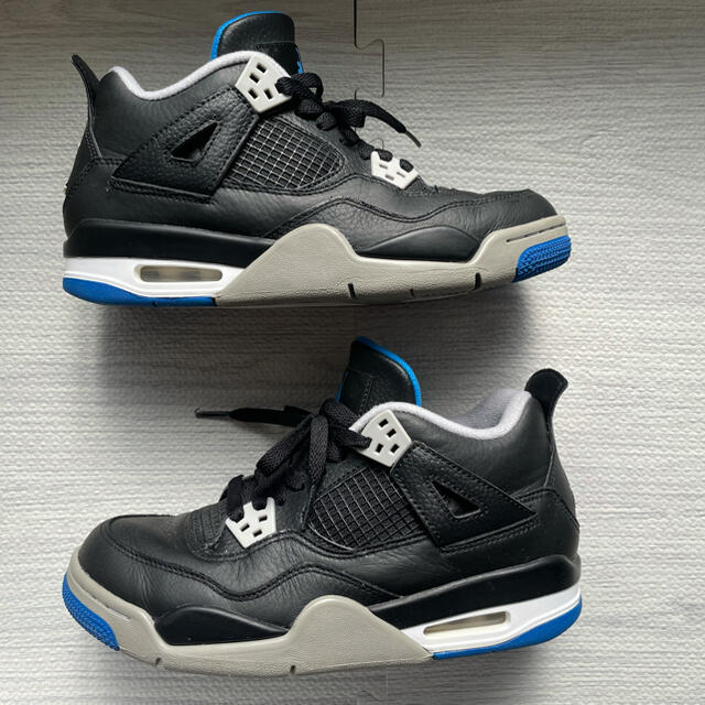 NIKE(ナイキ)のNIKE AIR JORDAN 4 RETRO （BG） レディースの靴/シューズ(スニーカー)の商品写真