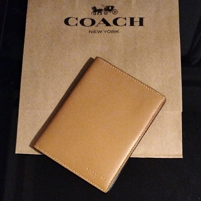 COACH(コーチ)のCOACH パスポートケース　　カードケース レディースのファッション小物(パスケース/IDカードホルダー)の商品写真
