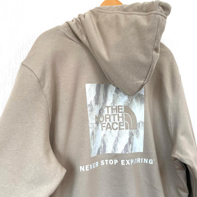 THE NORTH FACE(ザノースフェイス)のベージュ BOX ☆ ノースフェイス BOX パーカー FLAX  XXL 3L メンズのトップス(パーカー)の商品写真