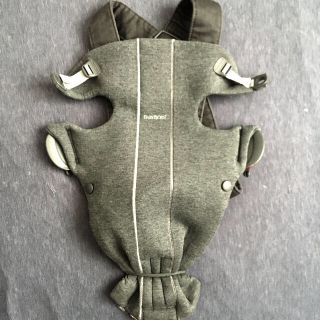 ベビービョルン(BABYBJORN)の【美品】ベビービョルン　MINI 3Dジャージー抱っこ紐(抱っこひも/おんぶひも)