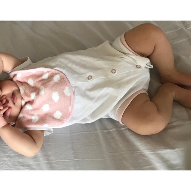 H&H(エイチアンドエイチ)のロンパース　新生児　ベビー　60  セット　半袖　H&M キッズ/ベビー/マタニティのベビー服(~85cm)(ロンパース)の商品写真